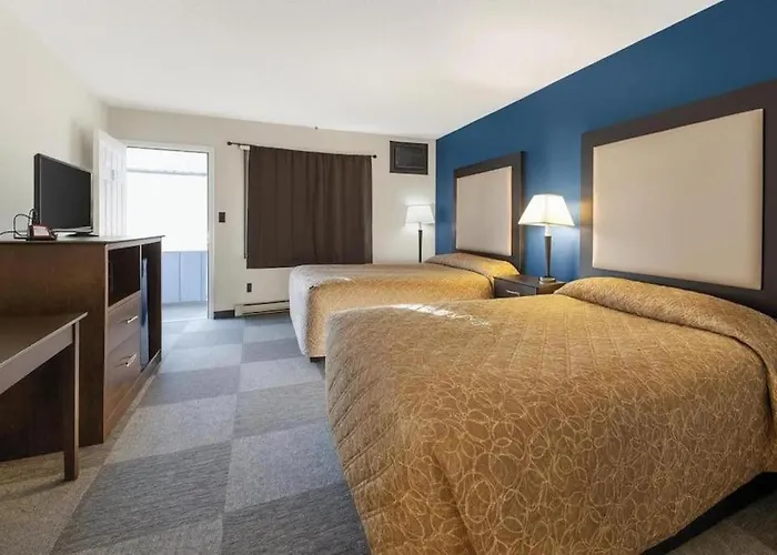 Hotel Oskaloosa - Hwy 63/92